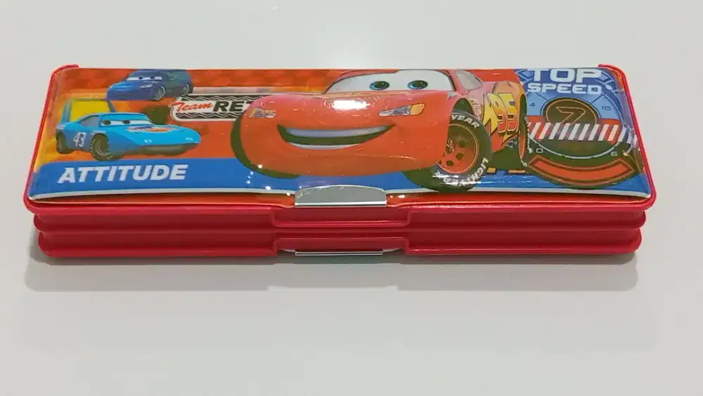 Tempat pensil motif cars
