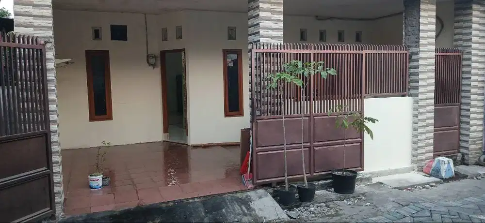 Dijual (atau Kontrak/Disewakan) Rumah 96 m2 di Bluru Permai Sidoarjo