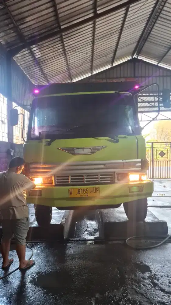 Hino Ranger Bak besi panjang 8,3meter
