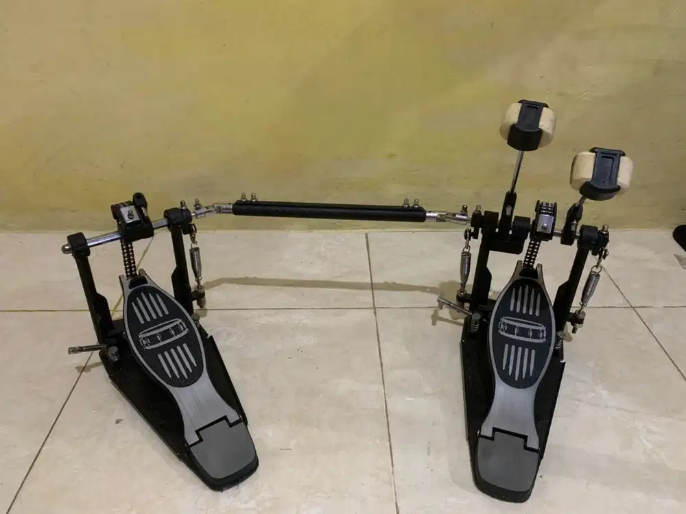 Double pedal drum