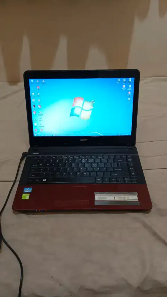 Laptop Acer Aspire E1-471G