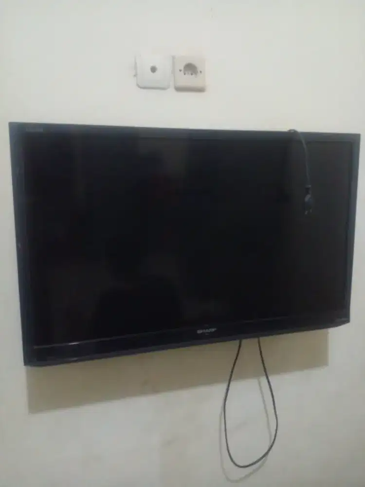 Di jual TV LED Sharp 29inci berikut STB nya