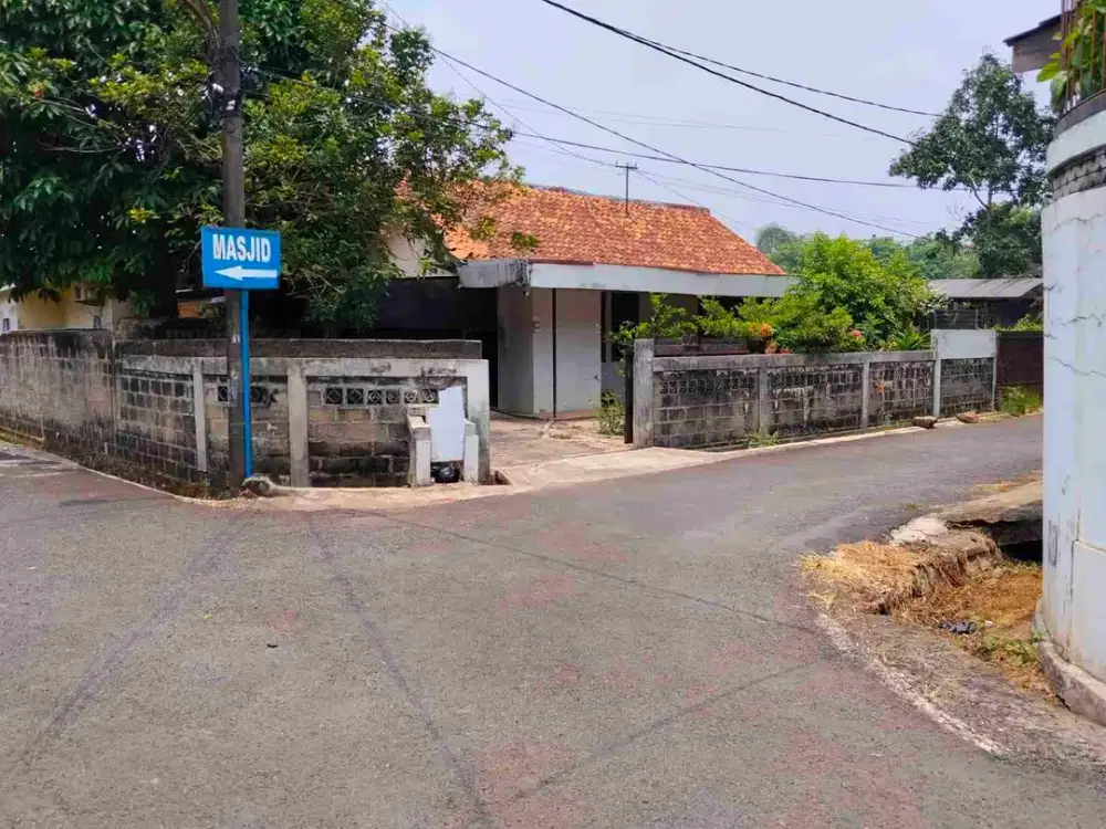 PELUANG INVESTASI RUMAH HOEK DEPLU BINTARO POTENSIAL UNTUK KOST ATAU KONTRAKAN