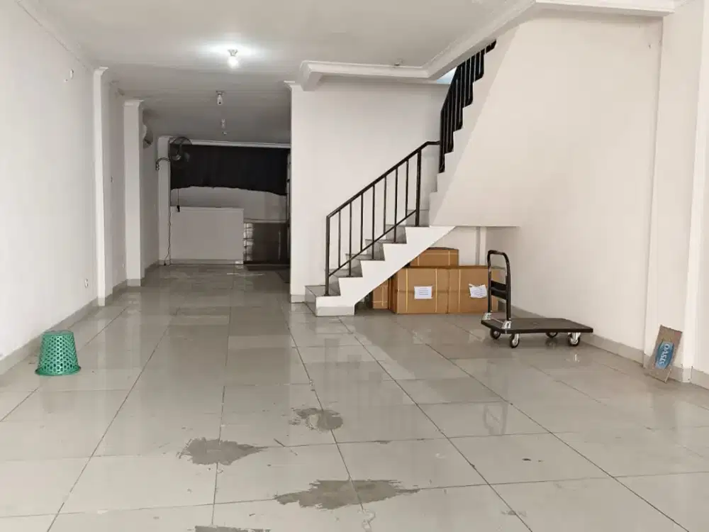 Di jual ruko 3 lantai renovasi full di symphoni harapan indah, bekasi