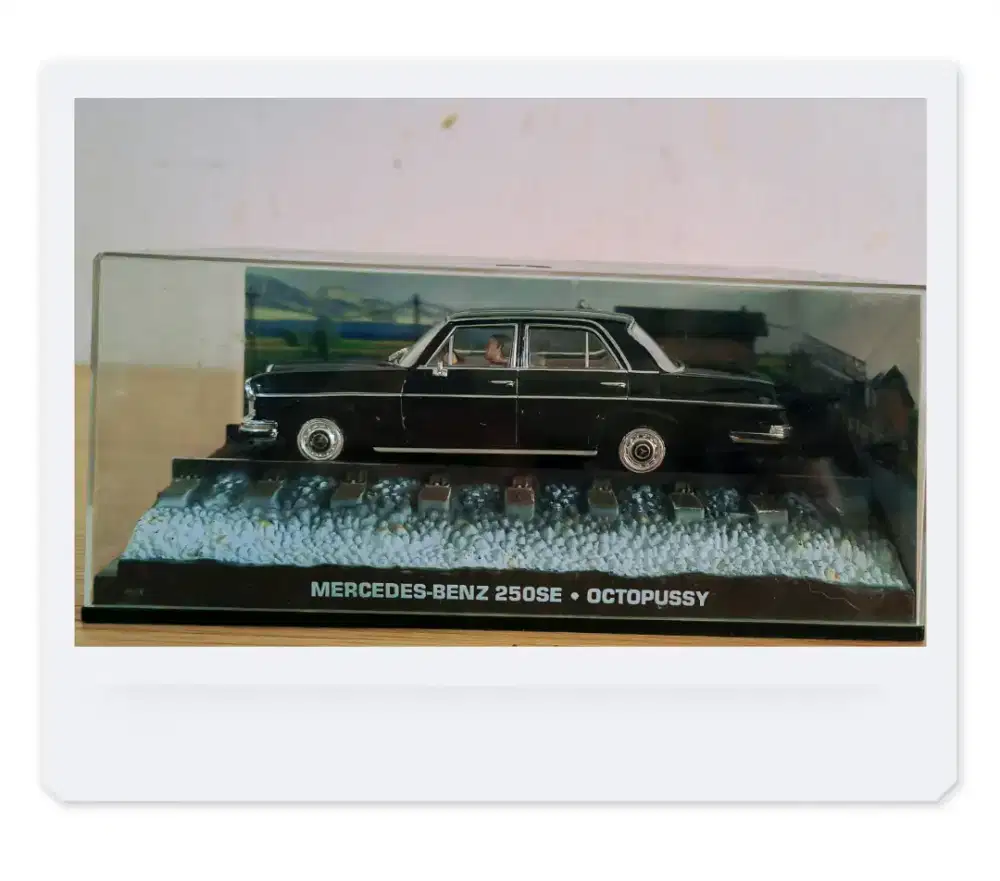 Diecast Miniatur James Bond 007 – Mercedes-Benz 250SE (Octopussy)