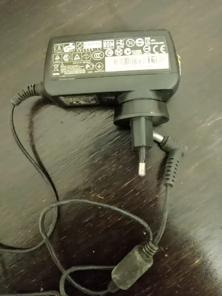 Adaptor charger laptop/netbook acer