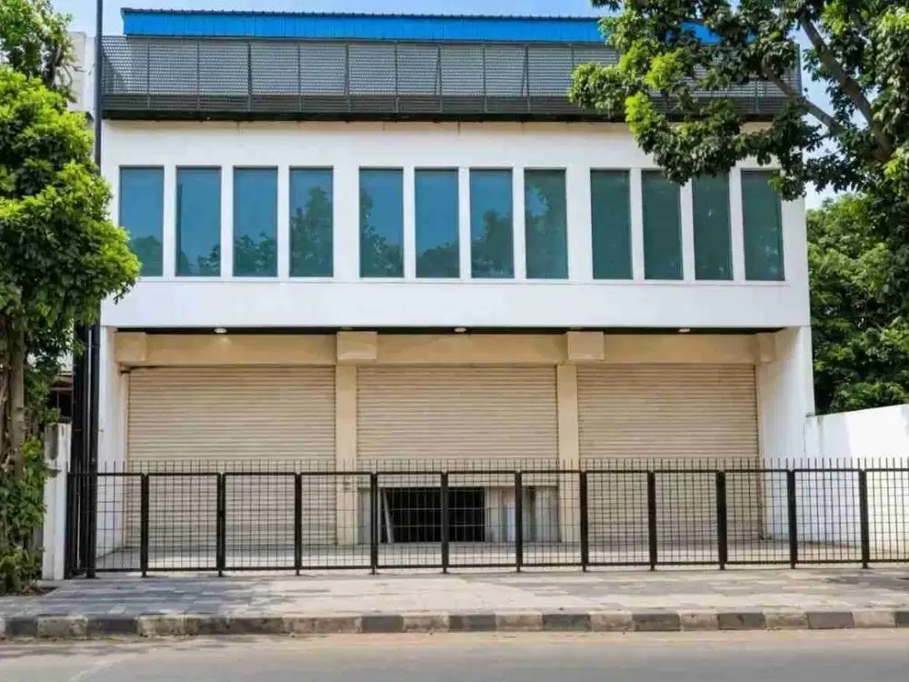 Disewakan Gedung Senopati Kebayoran Baru