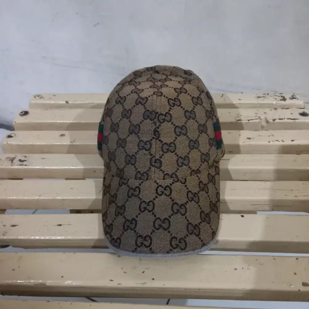 Topi merk GUCCI