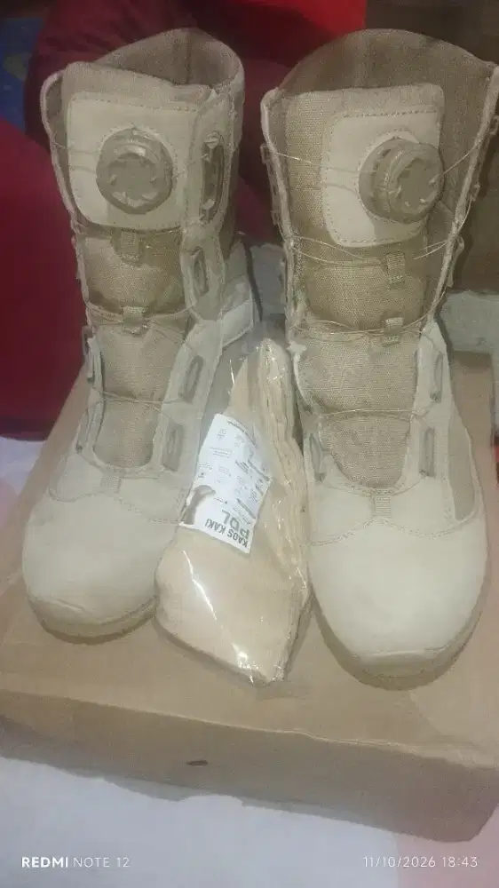 Sepatu PDL bbekas kaya baru
