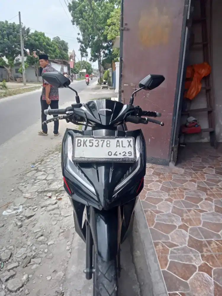 Honda Vario 125cbs mesin sehat kali body original pajak hidup mdn asli