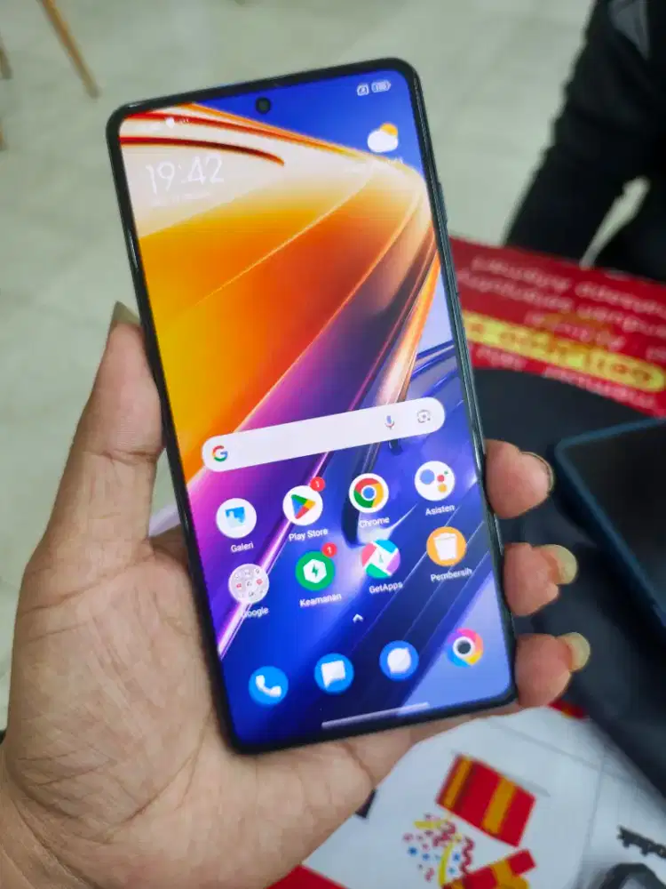 Poco F4 GT 12/256 tt/bt
