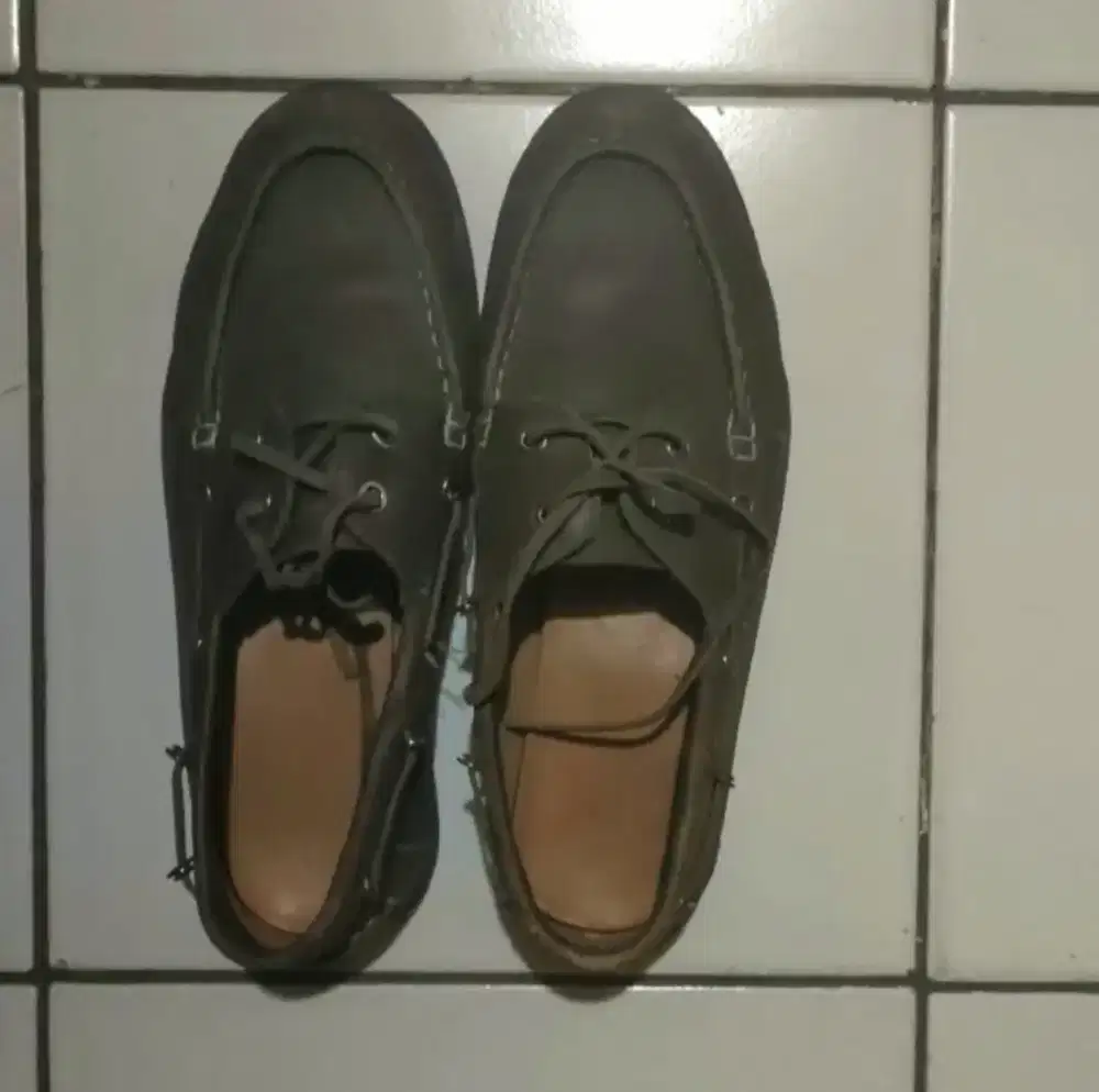 Sepatu kulit Beinwickel