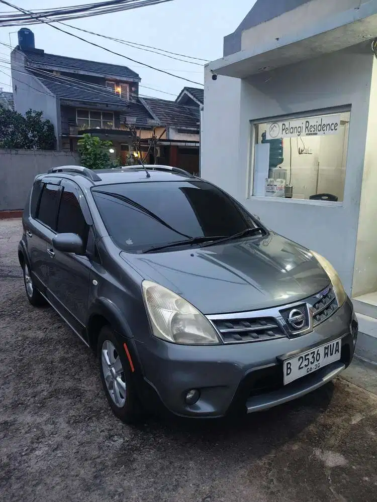 Nissan Livina 2010 Bensin
