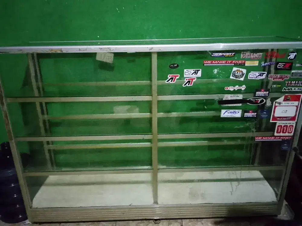 Etalase 1,5m Bekas