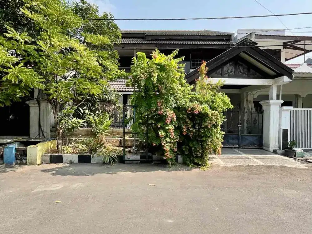 rungkut asri jual rumah 2 lantai cocok buat HOMESTAY atau kost strategis row jalan luas surabaya timur