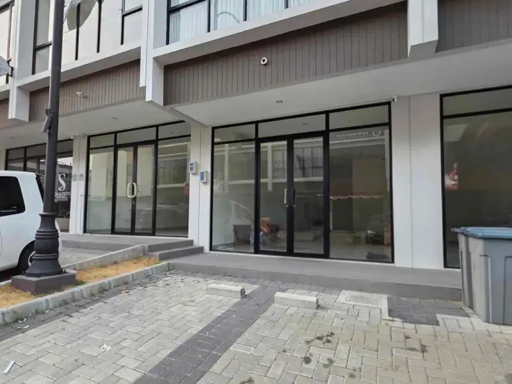 Disewa ruko lantai 1 Sorrento Grande Murah