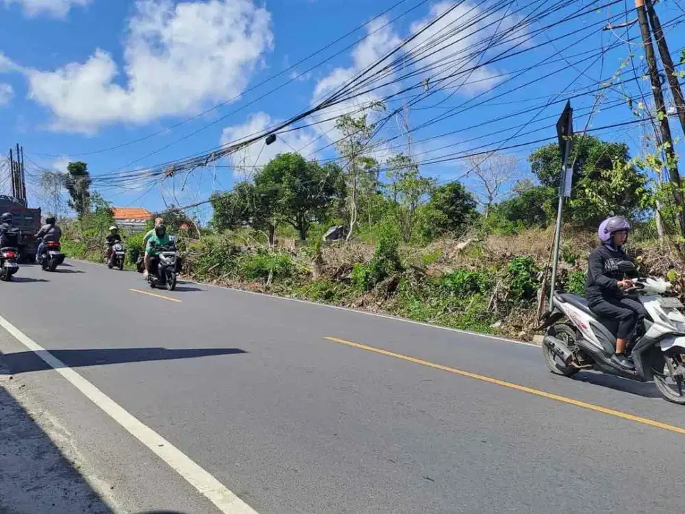 DISEWAKAN TANAH PINGGIR JALAN RAYA ULUWATU PECATU cocok untuk segala jenis usaha