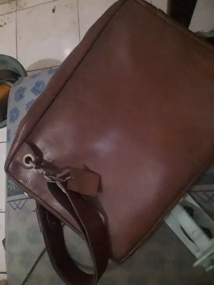 Tas kulit buat ngantor atau laptop masih ok