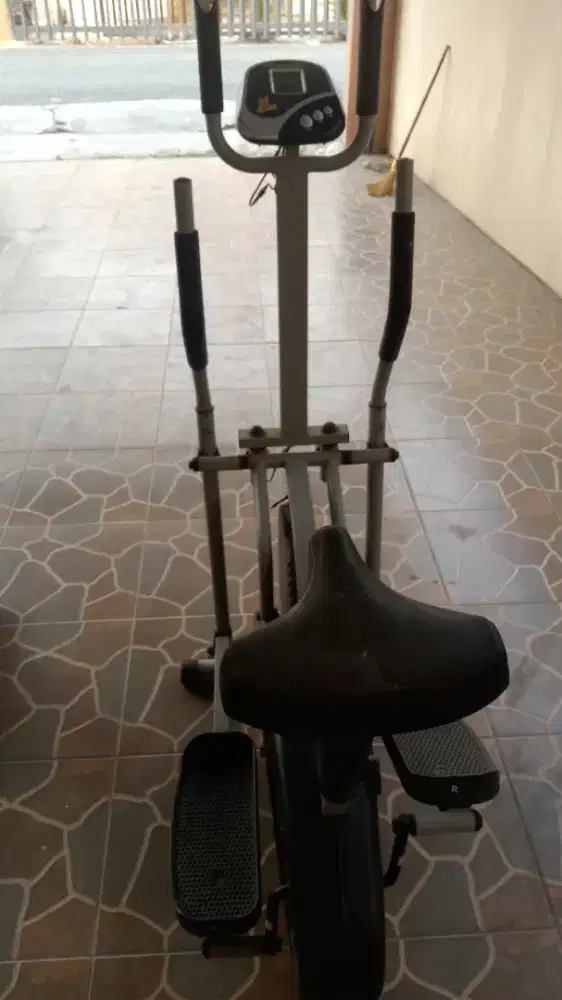 Sepeda statis kesehatan