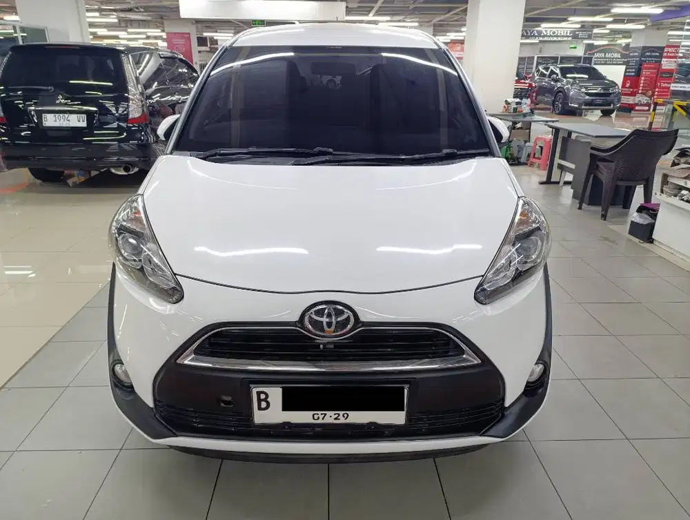 Antik KM 36rb Toyota Sienta V 1.5 AT Tahun 2019/2020