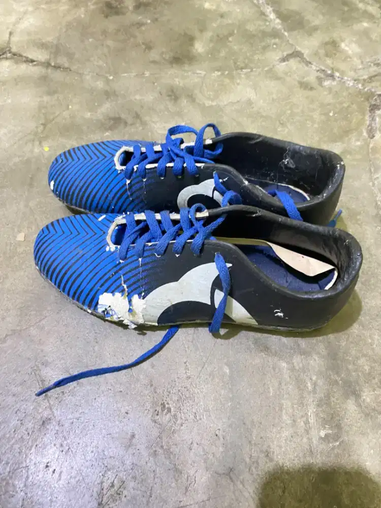 Dijual sepatu futsal ortuseight warna biru free kaus kaki