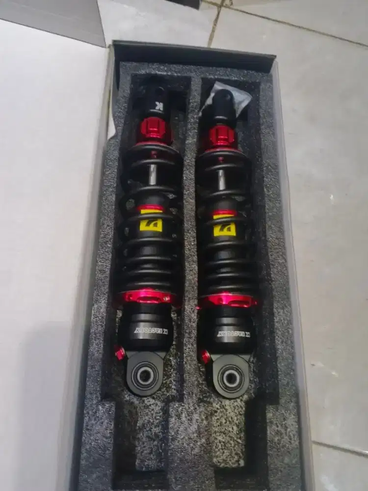 Shock belakang K-factory red