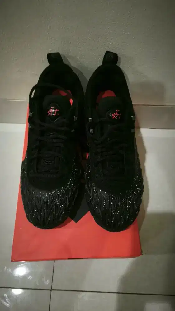 Nike S.T. Charge EP BEKAS
