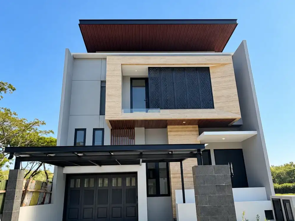 Dijual Rumah Pakuwon City! Siap Huni! 2 Lantai Split Level! Baru Gress