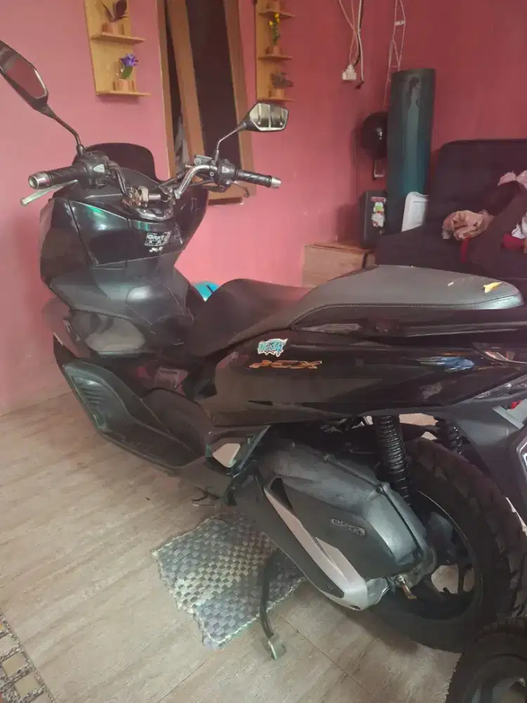 pcx abs hitam metalic 2022