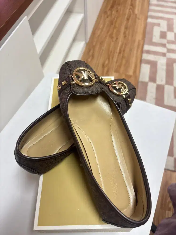 Sepatu Michael Kors