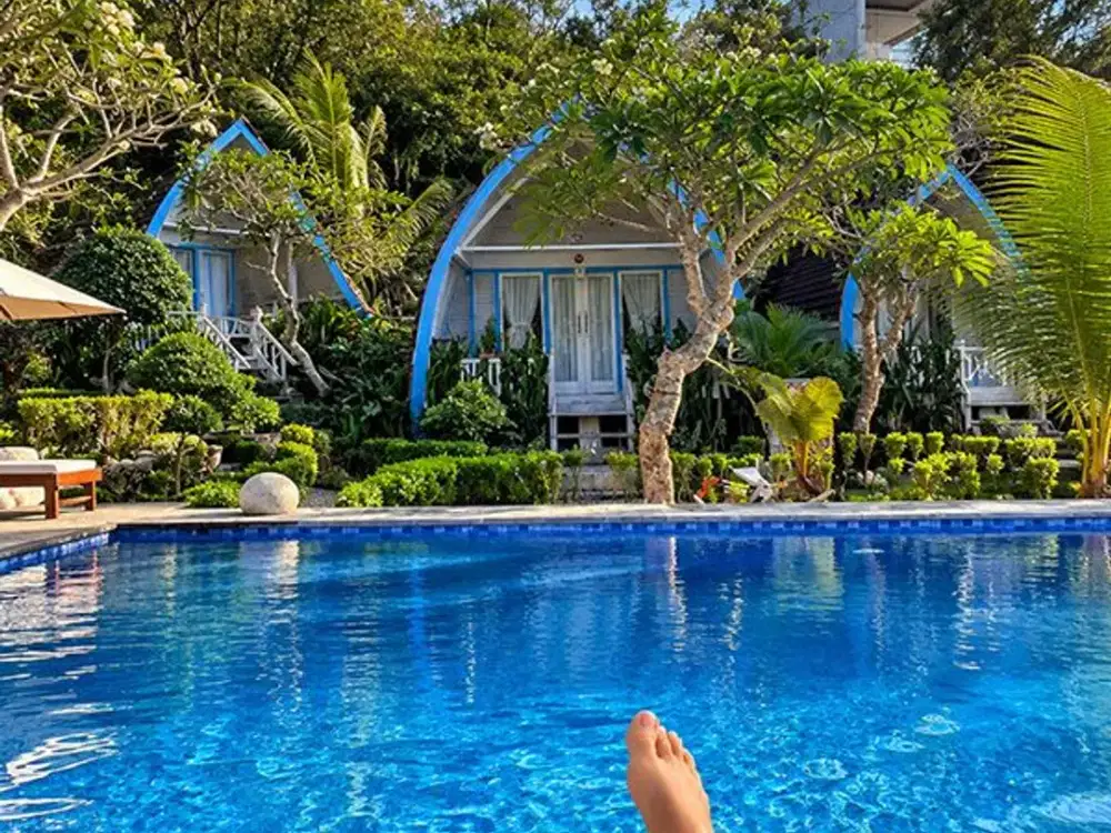 [AMS.064.AST] FOR SALE: Charming 5-Cottage Beachside Villa in Batununggul, Nusa Penida