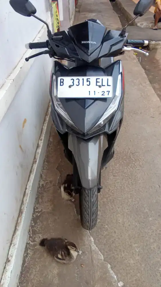 Jual Vario 125 2017 lengkap plat Depok
