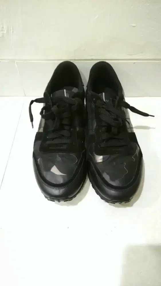 Valentino Garavani Camouflage Rockrunner Sneakers BEKAS