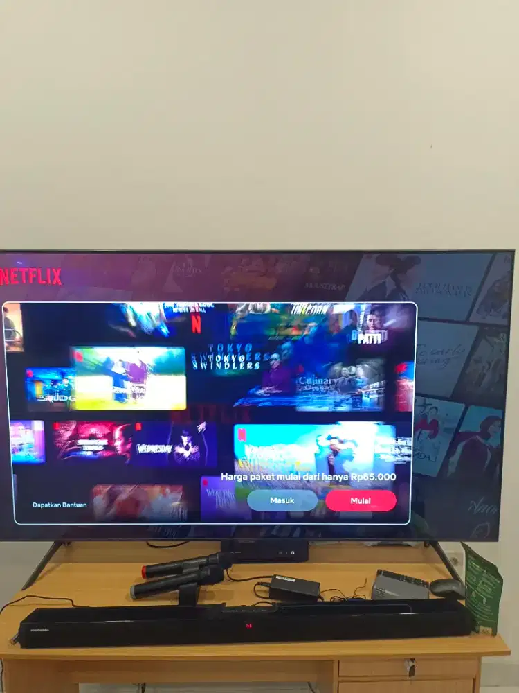 Dijual TV Samsung 65 inch. Kondisi 100% lengkap Ada dus