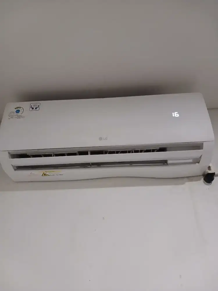 AC LG indoor outdoor, 1/2 PK, kondisi sangat baik