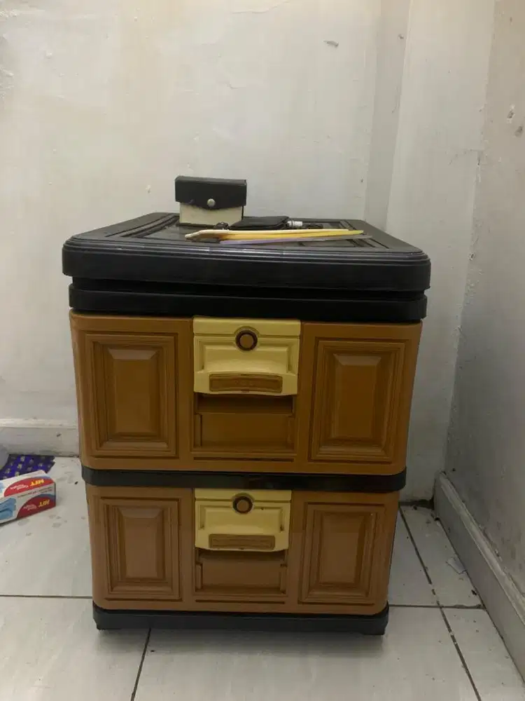 Lemari Plastik untuk baju