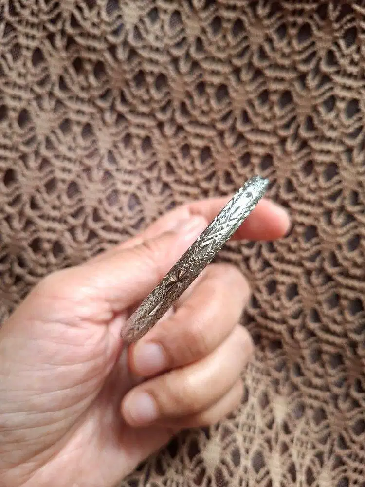 Vintage Engraved Hinged Bangle Bracelet