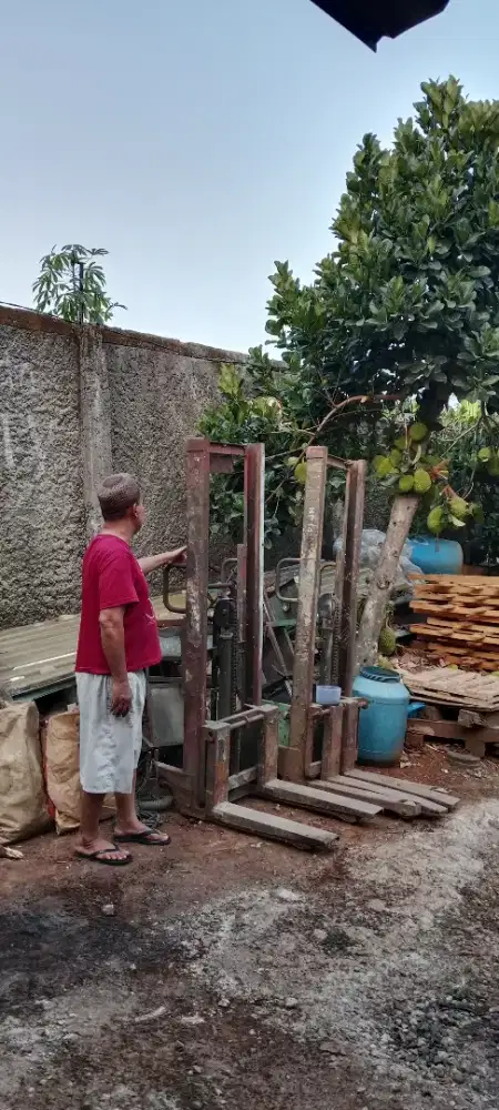 hand leat jual timbang besi tua