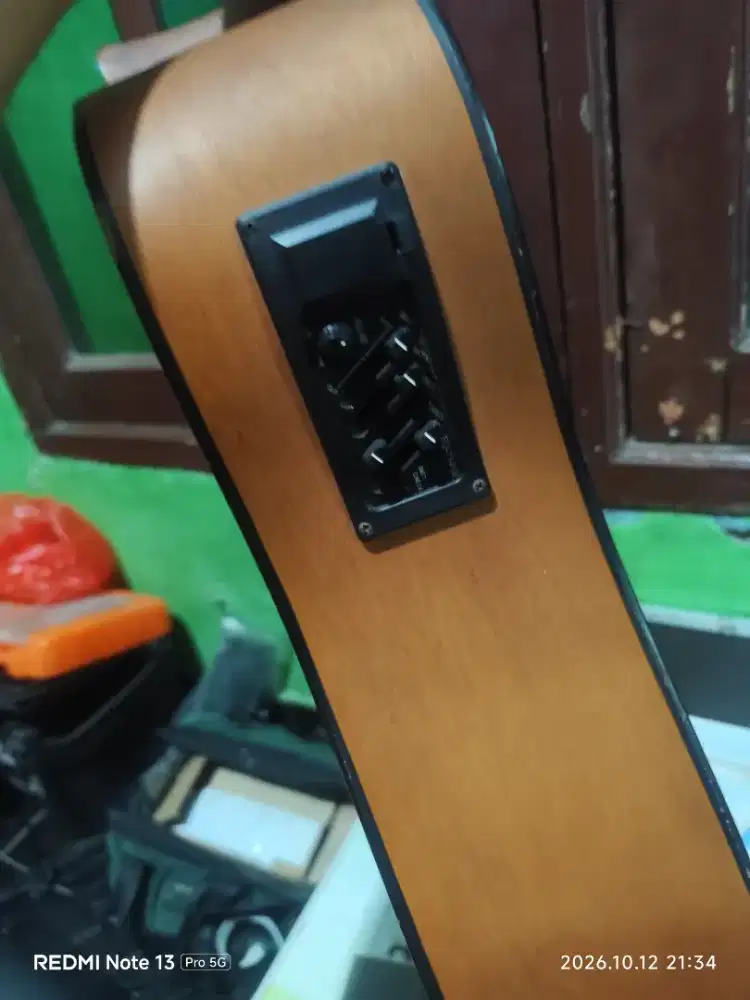 Gitar akustik lakewood