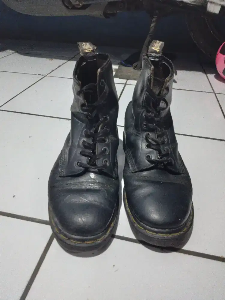 Sepatu kulit original