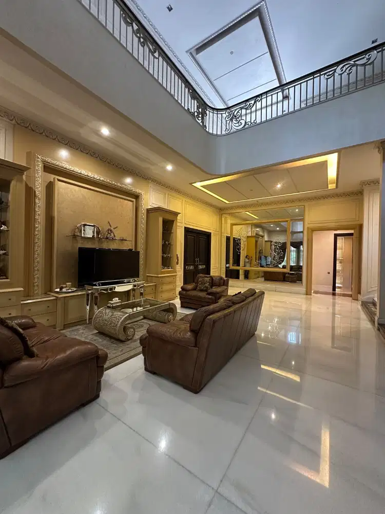 DIJUAL RUMAH MEWAH FULL FURNISHED VILLA BUKIT REGENCY 1 PAKUWON INDAH!