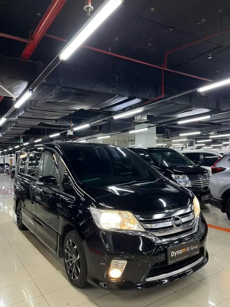 Nissan Serena HWS thn 2014 Black  Kilometer 90rban Record