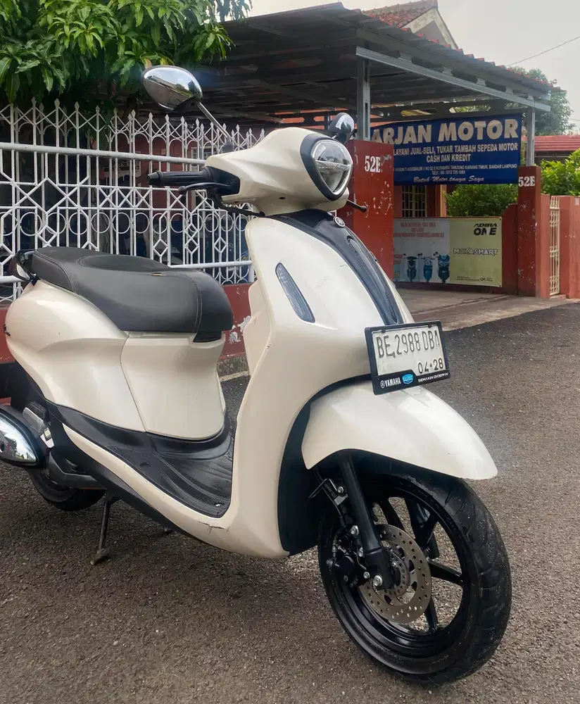 YAMAHA GRAND FILANO HYBRID-CONNECTED LUX 2023 LOW KM RECORD DEALER