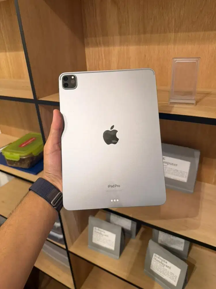 iPad Pro M2 chip 256gb 11inch wifi only fullset nominus