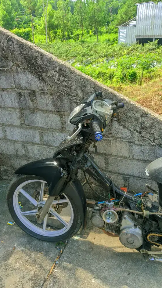Menjual motor honda dupra