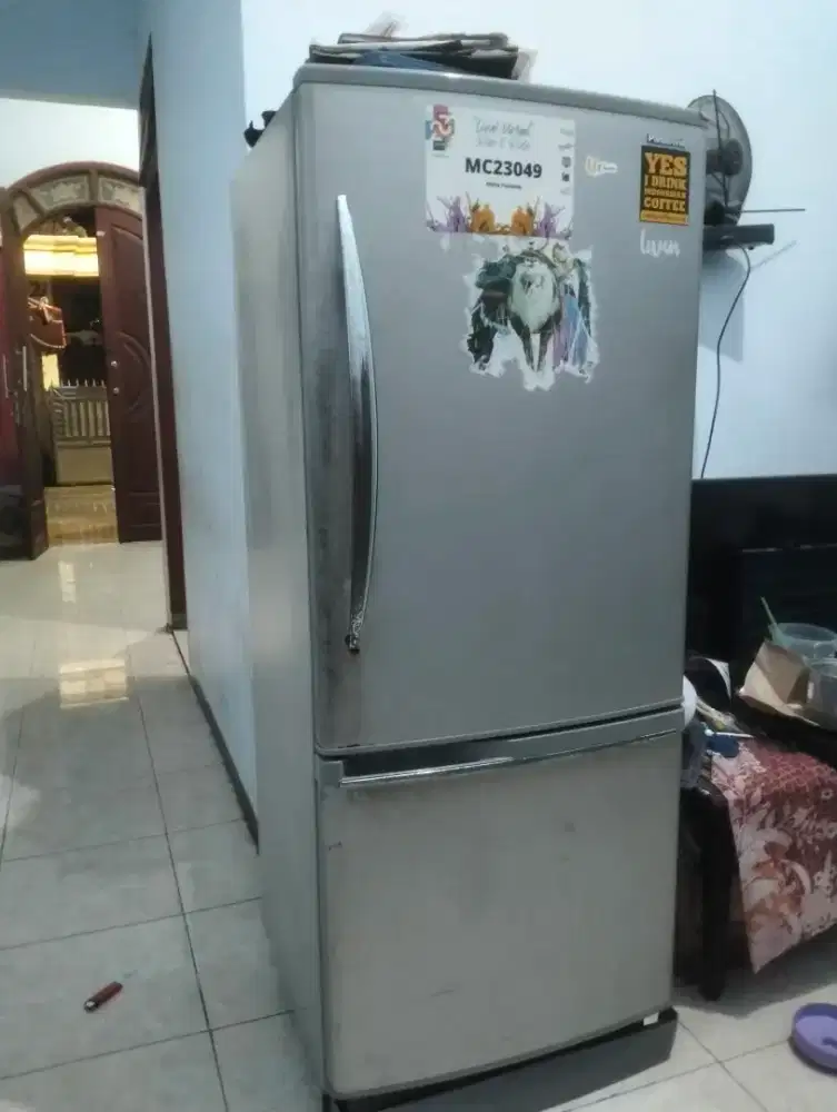 kulkas jumbo panasonic 2 pintu frezer bawah