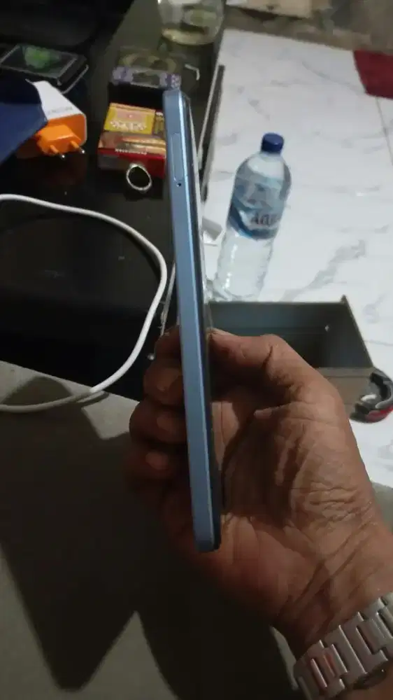 Handphone Oppo A18