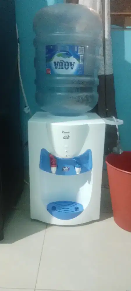 Dispenser hot and fress