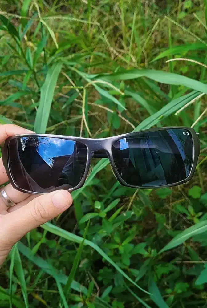 Kacamata Hitam Sport Pria Unisex Frame Hitam Lensa Gelap