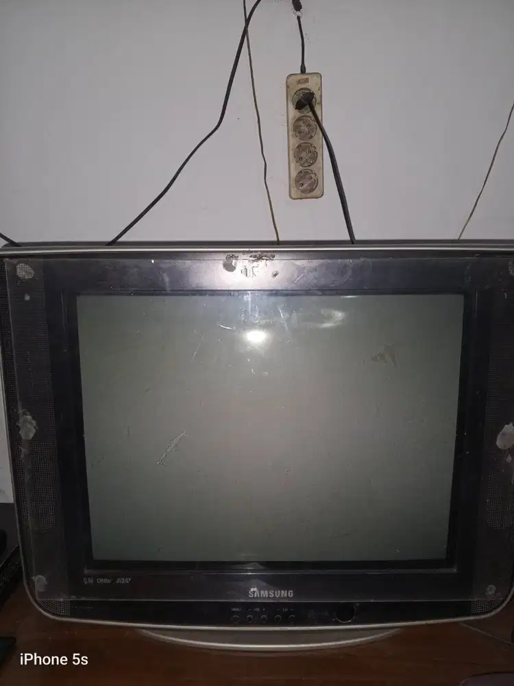 Televisi Samsung  tabung 32inch layar datar